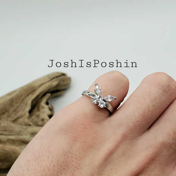 Silver butterfly white sapphire ring size 7 - Picture 2 of 6